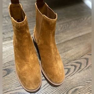 TORY BURCH BOOT LUG 50MM BOOTIE
NAT SUEDE - Rhum - Tan US 7.5